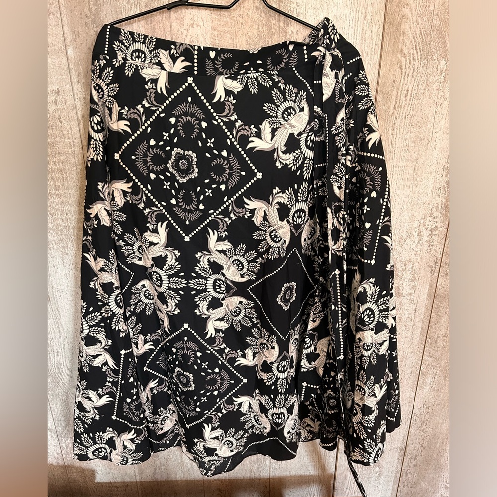 100% cotton size 16 gorgeous A line Talbots skirt.